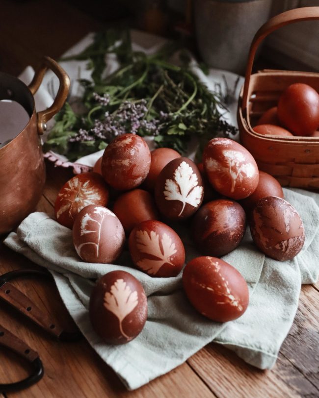 plant dyed eggs